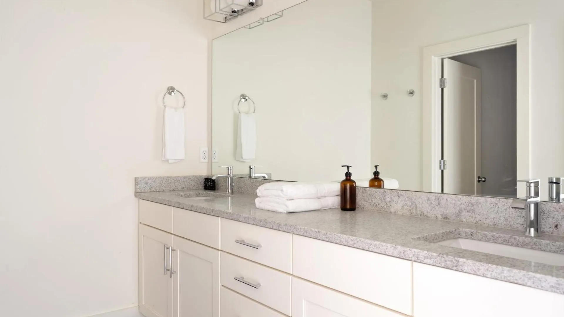 بيت للعطل Hart Suite 9 By Avantstay Gorgeous Town House W Modern Amenities In ناشفيل